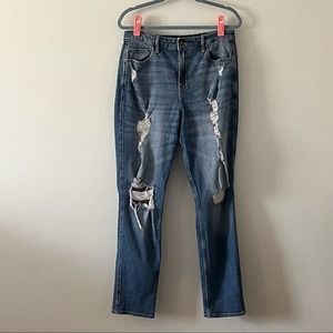 Hollister Ultra High-Rise Distressed Mom Jean 32x29